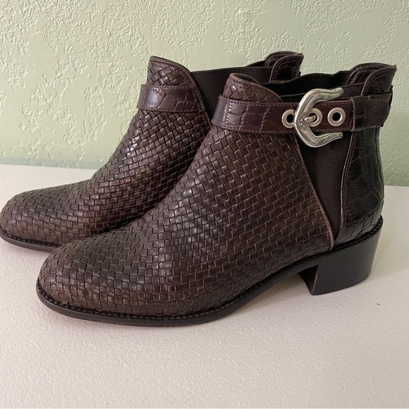 Vintage Brighton Brown Woven Leather Ankle Boots Silver Buckle Size 9.5 90s Vibe - Picture 1 of 12